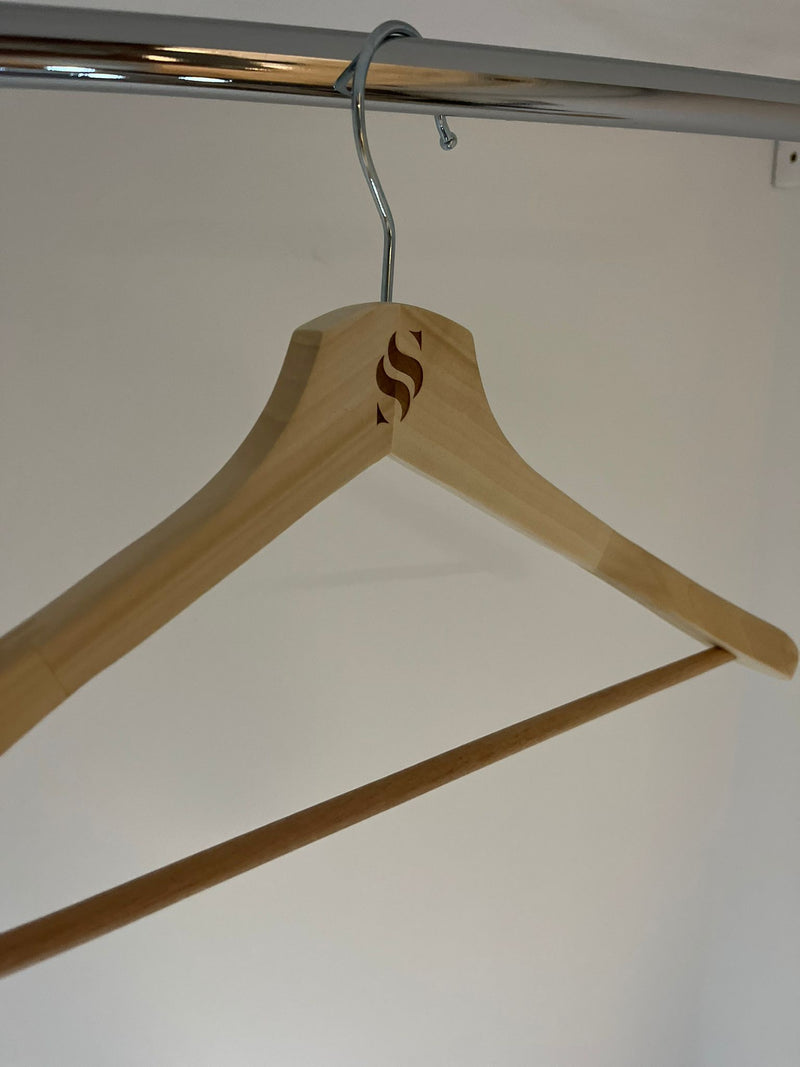 Salient Shirt Hanger